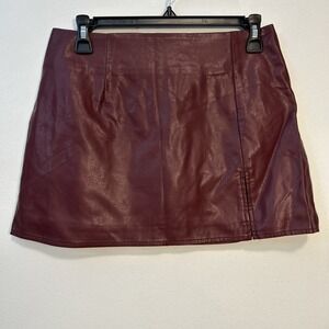 Day And Night Women M Burgundy Faux Leather Mini Skirt Back Zip 6316